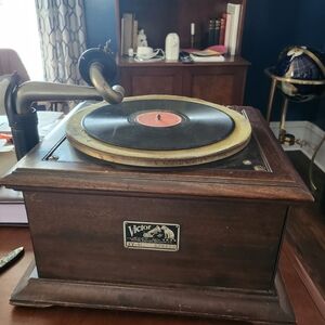 Victor Victrola Phonograph